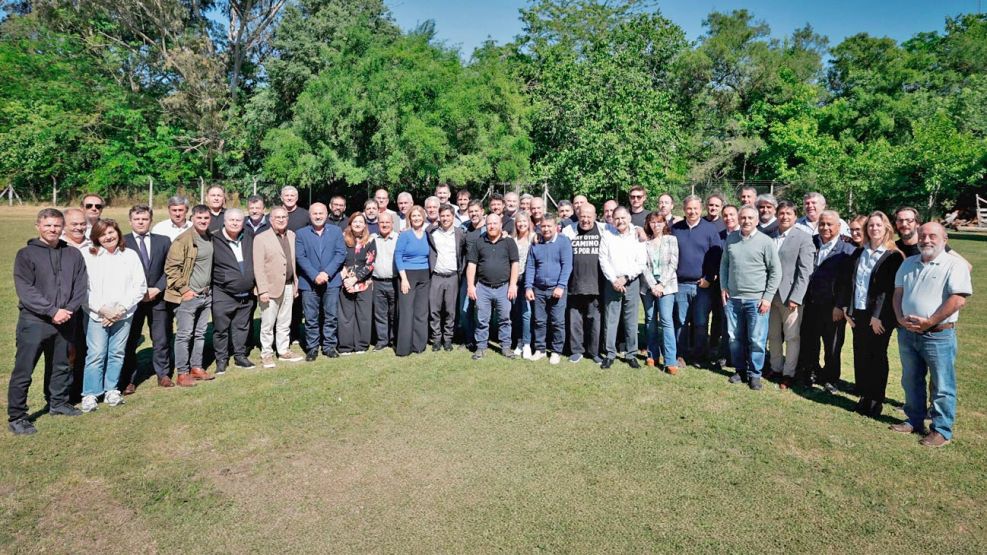 011125_kicillof_intendentes_pba_g