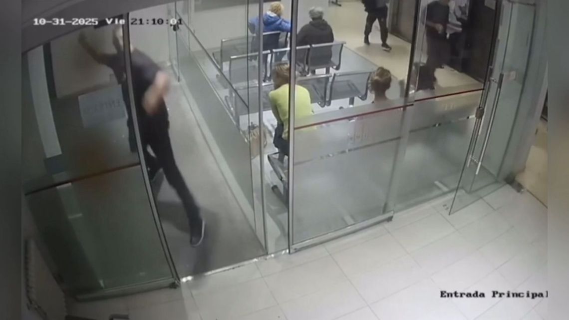 Furia en clínica de La Plata: agresor sigue prófugo tras destrozos y robo de paciente