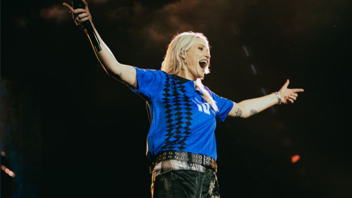 Linkin Park sacudió Buenos Aires: Emily Armstrong y Mike Shinoda marcaron su renacer con un guiño a Maradona