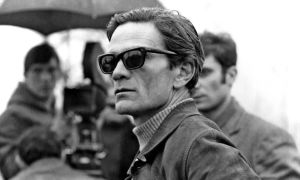 Pier Paolo Pasolini durante el rodaje de "Saló", su último film
