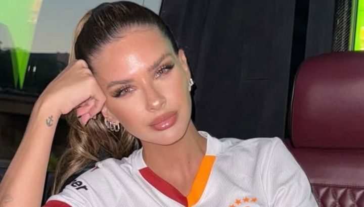 Adiós a los jeans rectos y skinny: La China Suárez sorprendió con su look oversized y total green para alentar a Mauro Icardi