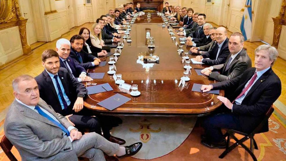 Javier Milei pintó el parlamento de violeta: cómo lo hizo