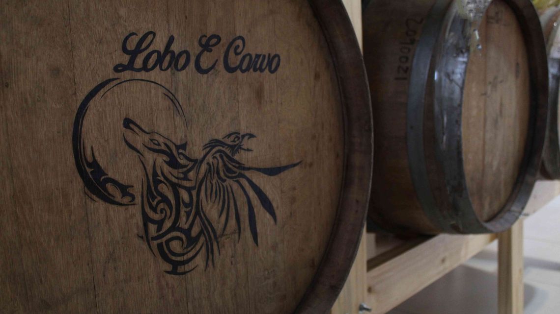 Lobo e Corvo Hidromiel: el espíritu artesanal que madura entre robles y sueños