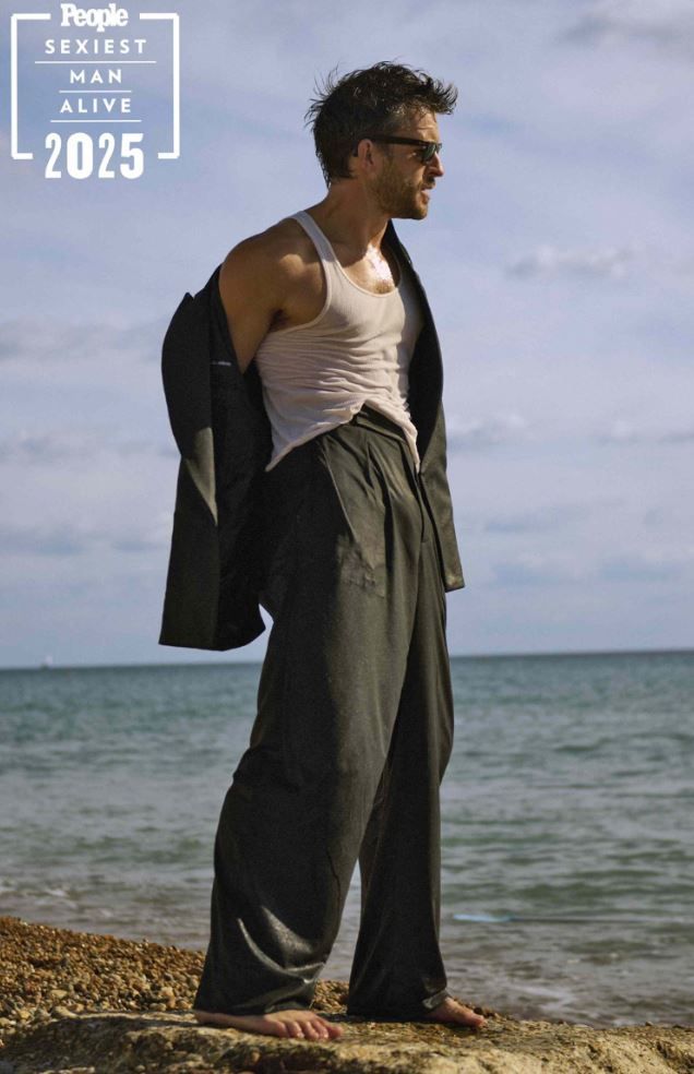 Jonathan Bailey elegido el hombre vivo más  sexy del 2025