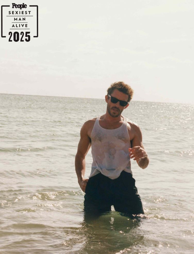 Jonathan Bailey elegido el hombre vivo más  sexy del 2025