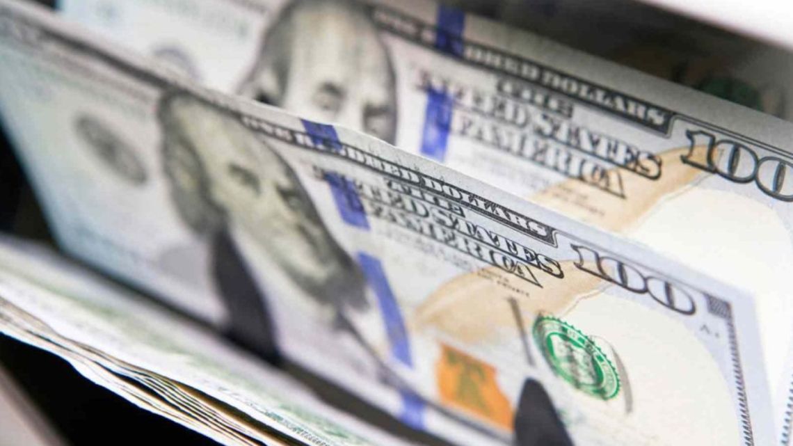 Dolarización en debate: el Financial Times reaviva la discusión y economistas advierten riesgos para la Argentina