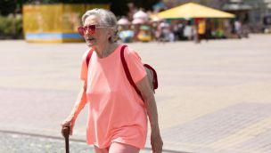 Caminar más de 5.000 pasos al día retrasa el avance del Alzheimer