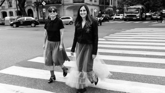 “Capricho”: la colaboración de Vero Alfie y Ferni Moreno que celebra el estilo libre y súper femenino