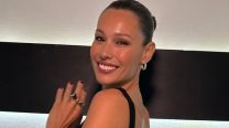 Pampita deslumbra con un mini vestido negro: el look ideal para una noche glam