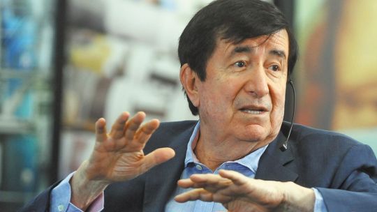 Cómo sobrevivir a una campaña política en la era de la inteligencia artificial: el nuevo curso de Durán Barba comienza en julio