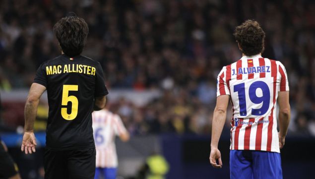 Julián Álvarez y Kevin Mac Allister