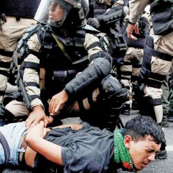 Represión en la marcha de los miércoles | Foto:Sergio Piemonte