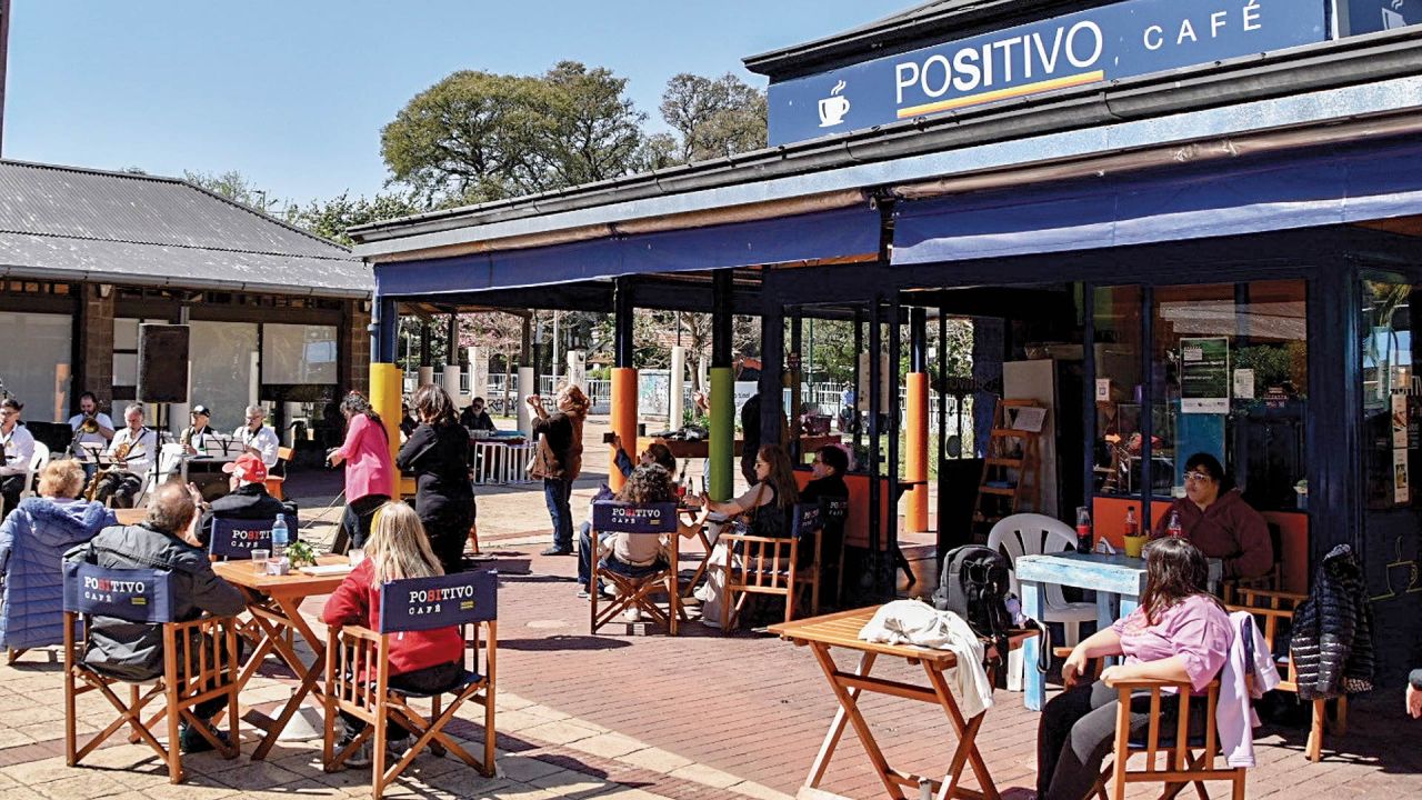 "Café Positivo", en San Isidro, es atendido por jóvenes neurodivergentes. | Foto:Cedoc
