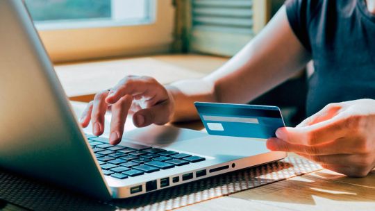 Cyber Monday mejoró ventas ante una caída del consumo