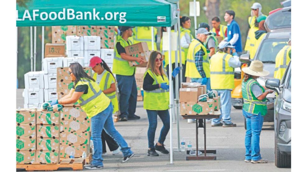 09_11_2025_solidario_reparten_comida_subsidios_afp_g