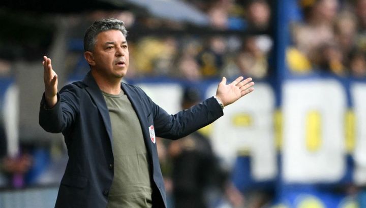 Marcelo Gallardo dirigiendo a River en La Bombonera