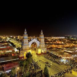 Los mil contrastes de Andalucía: del Mar de Olivos a la Alhambra.