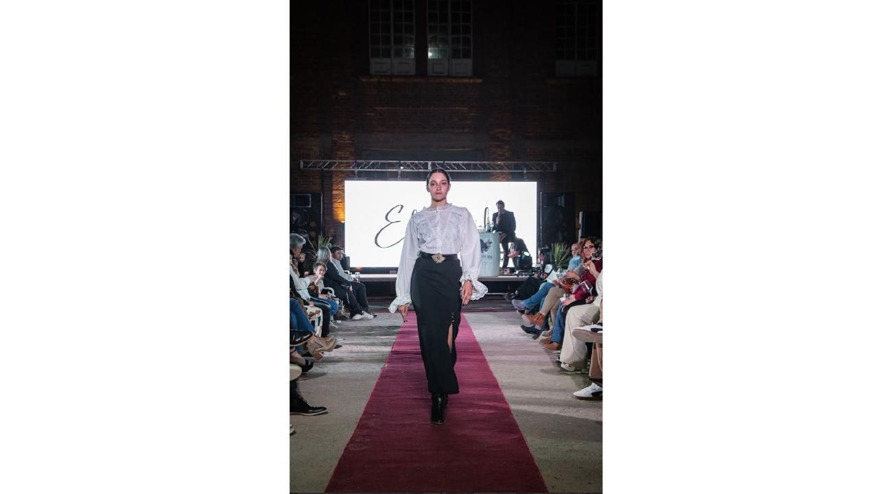Elizabeth Atelier Diseños de autor auténticos, en pasarela