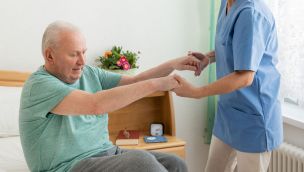 Mejorar la fuerza del tronco protege la columna y permite mantener la autonomía.