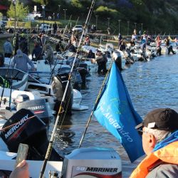 Durante las ocho horas de pesca, la cancha entregó resultados dispares según la zona: algunos equipos obtuvieron solo un par de ejemplares, mientras que otros superaron las veinte piezas. 