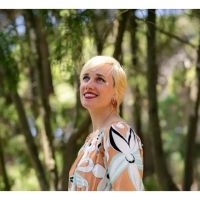 Flavia Zyszkowicz invita a recorrer el fascinante mundo de la astrología