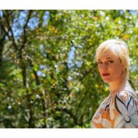 Flavia Zyszkowicz invita a recorrer el fascinante mundo de la astrología