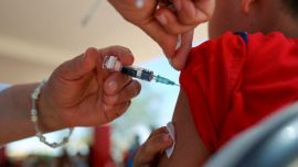 Inmunización en riesgo: la vacunación infantil cayó a mínimos históricos en el país