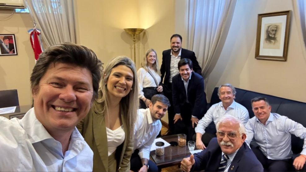 Reunión diputados libertarios