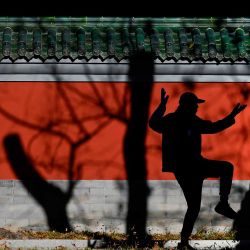 Un hombre practica tai chi en un parque de Pekín. Foto de WANG Zhao / AFP | Foto:AFP