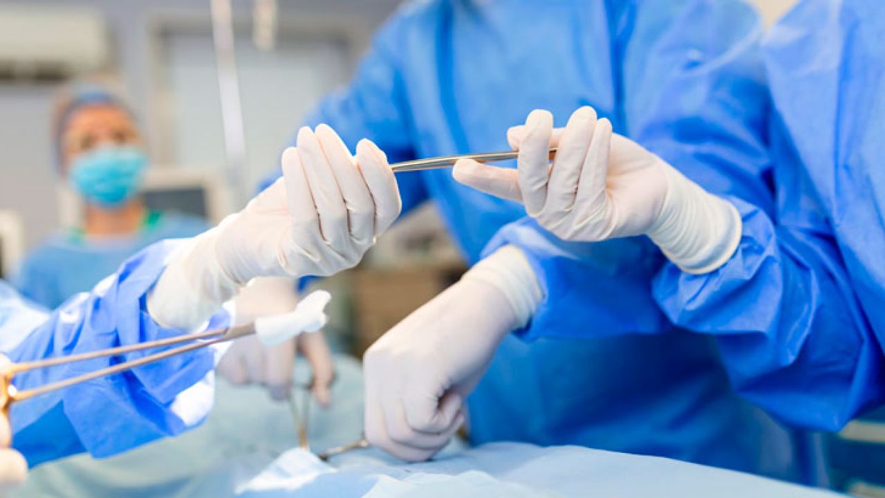 Imagen vinculada a una intervención de vasectomía en ambiente clínico