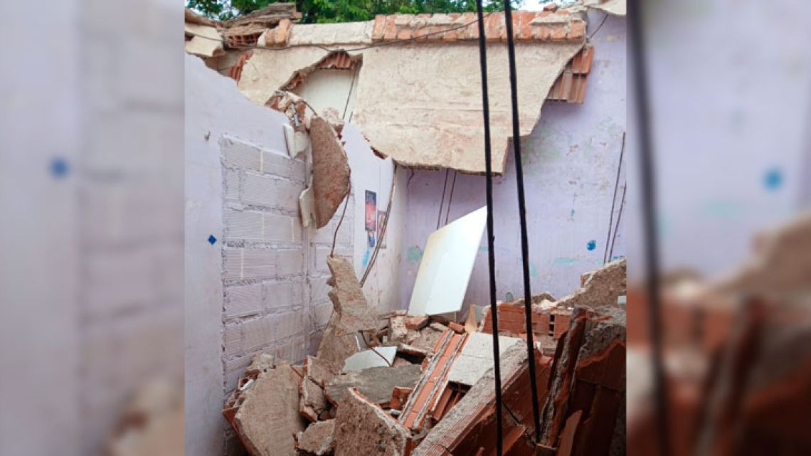 Una familia perdió todo tras el derrumbe de su vivienda en barrio San Vicente: "Volvimos a nacer"