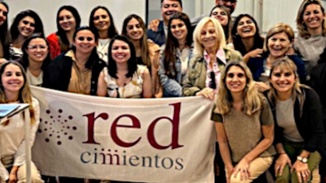 Cimientos reconoció a sus aliados y presentó los avances de sus programas educativos