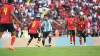 Lionel Messi con la Selección Argentina en Angola