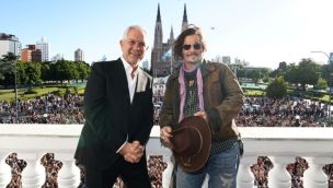 Johnny Depp con el intendente Julio Alak