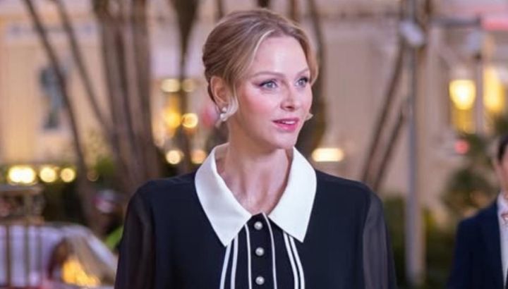 El look de Charlène de Mónaco que rinde homenaje a la mujer francesa