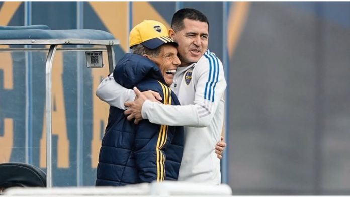 Juan Román Riquelme junto a Miguel Ángel Russo