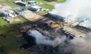 La imagen del desastre del Polo Industrial Ezeiza, cuando las llamas ya fueron controladas.