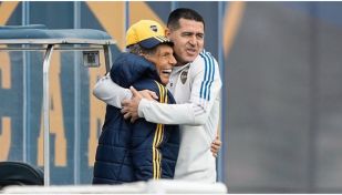 Juan Román Riquelme junto a Miguel Ángel Russo