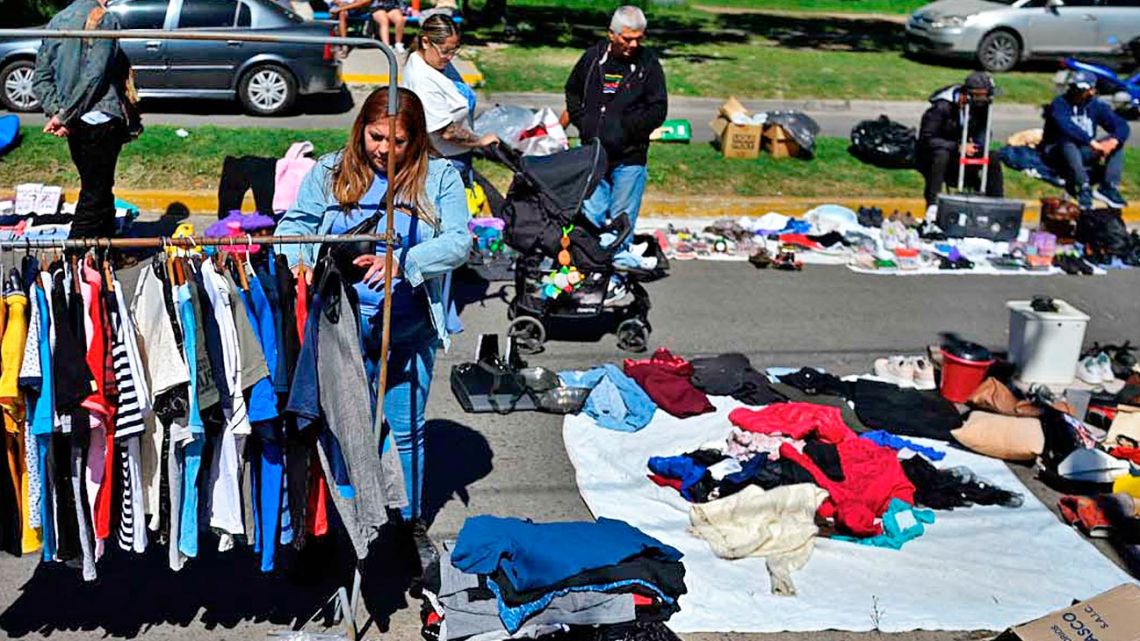 La classe moyenne est passée de l’achat avec une carte à la vente de ses biens