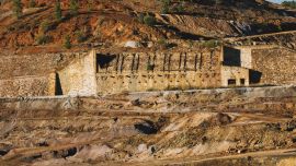 Derrumbe mortal en la República Democrática del Congo: más de 30 mineros murieron al caer un puente clandestino