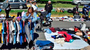 161125_pobreza_venta_manteros_feria_afp_g