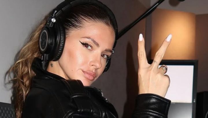 Los dos looks de la China Suárez para su regreso a la televisión argentina: del utilitario al encaje