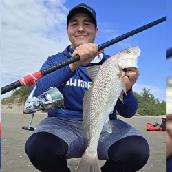 San Clemente del Tuyú combina tradición, diversidad y comodidad. La posibilidad de obtener buenas capturas desde la playa, el muelle o embarcados lo convierte en un destino ideal tanto para pescadores experimentados como para quienes recién se inician.