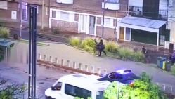 Un joven fue atacado por dos ladrones con piñas y patadas para robarle el celular en Córdoba