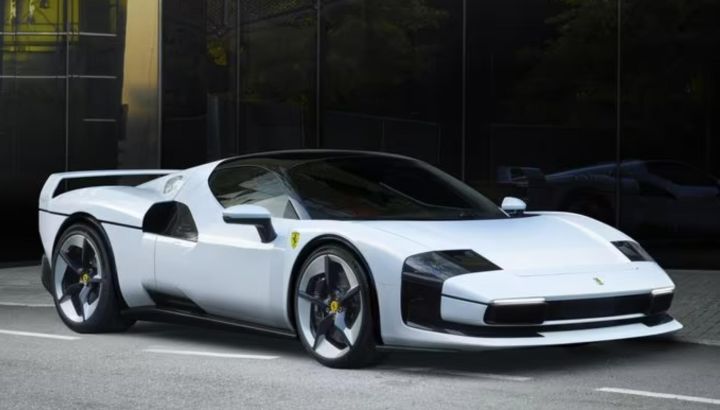 Nuevo Ferrari SC40: diseño único, motor V6 central y guiños directos al F40