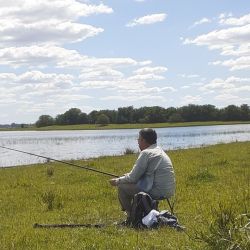 El guía Damario visitó laguna Las Barrancas el último fin de semana y confirmó lo que muchos intuían: la lisa regresó con fuerza y está respondiendo muy bien.