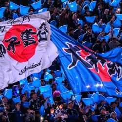 Los aficionados de Japón asisten al partido amistoso internacional de fútbol entre Japón y Bolivia en el Estadio Nacional de Tokio. Foto de Philip FONG / AFP | Foto:AFP