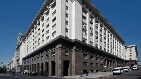 Cómo fue el resultado fiscal de octubre: “El Gobierno dijo que iba a llegar al 1,6% y está en camino a eso”