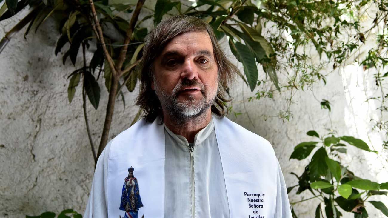 El representante de Editorial Perfil Marcelo Capandeguy en un almuerzo solidario en la Fundación Padre Pepe.