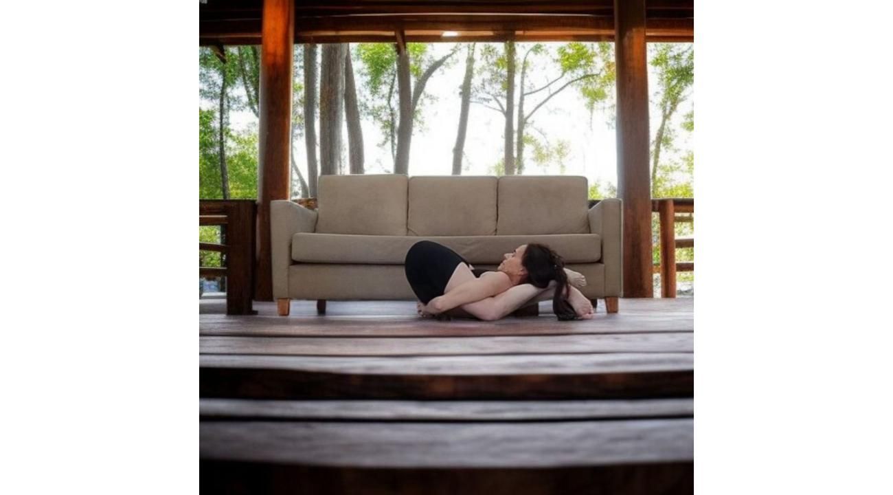 Liberar peso a Través de Ashtanga Vinyasa Yoga.